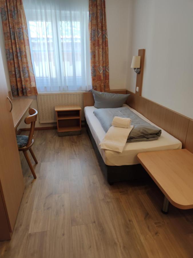 Pension Dorfstrasse 6 Stetten  Habitación foto